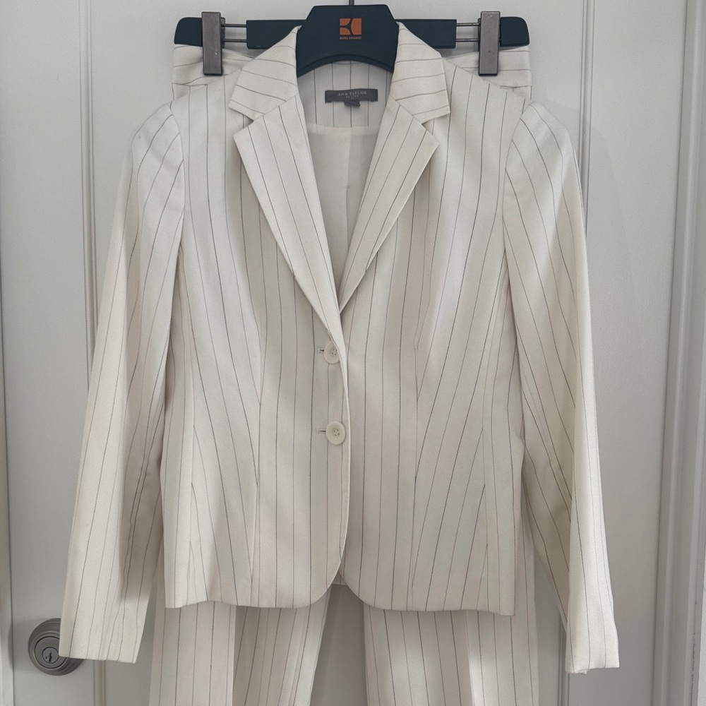 Ann Taylor White Pinstripe Women's Blazer and Pants Set-4P